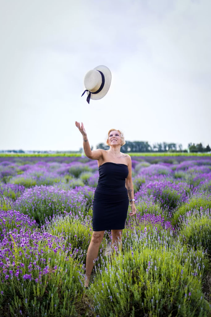 Sesja zdjęciowa w lawendzie